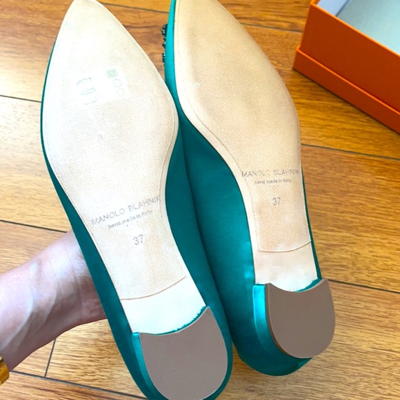 Manolo Blahnik hangisiflat bis - Picture 5 of 9